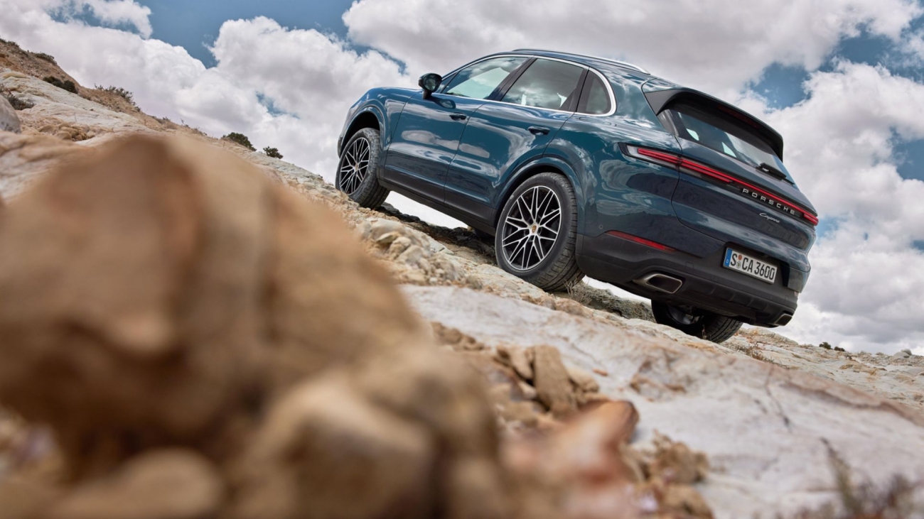 Porsche presents the new Cayenne with lots of premium features made standard : TechMoran